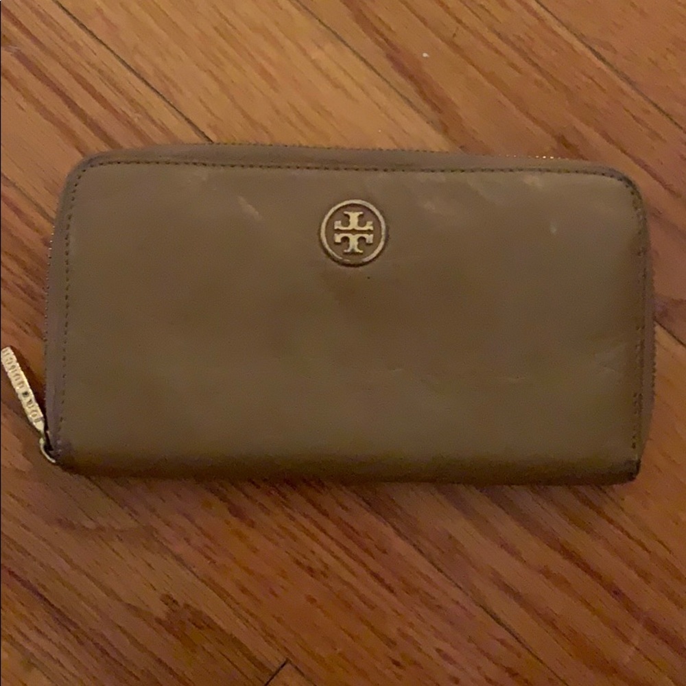 Tory Burch wallet